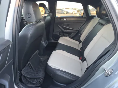 More photos of 2020 Volkswagen Jetta R-Line at Clement Pre-Owned, MO
