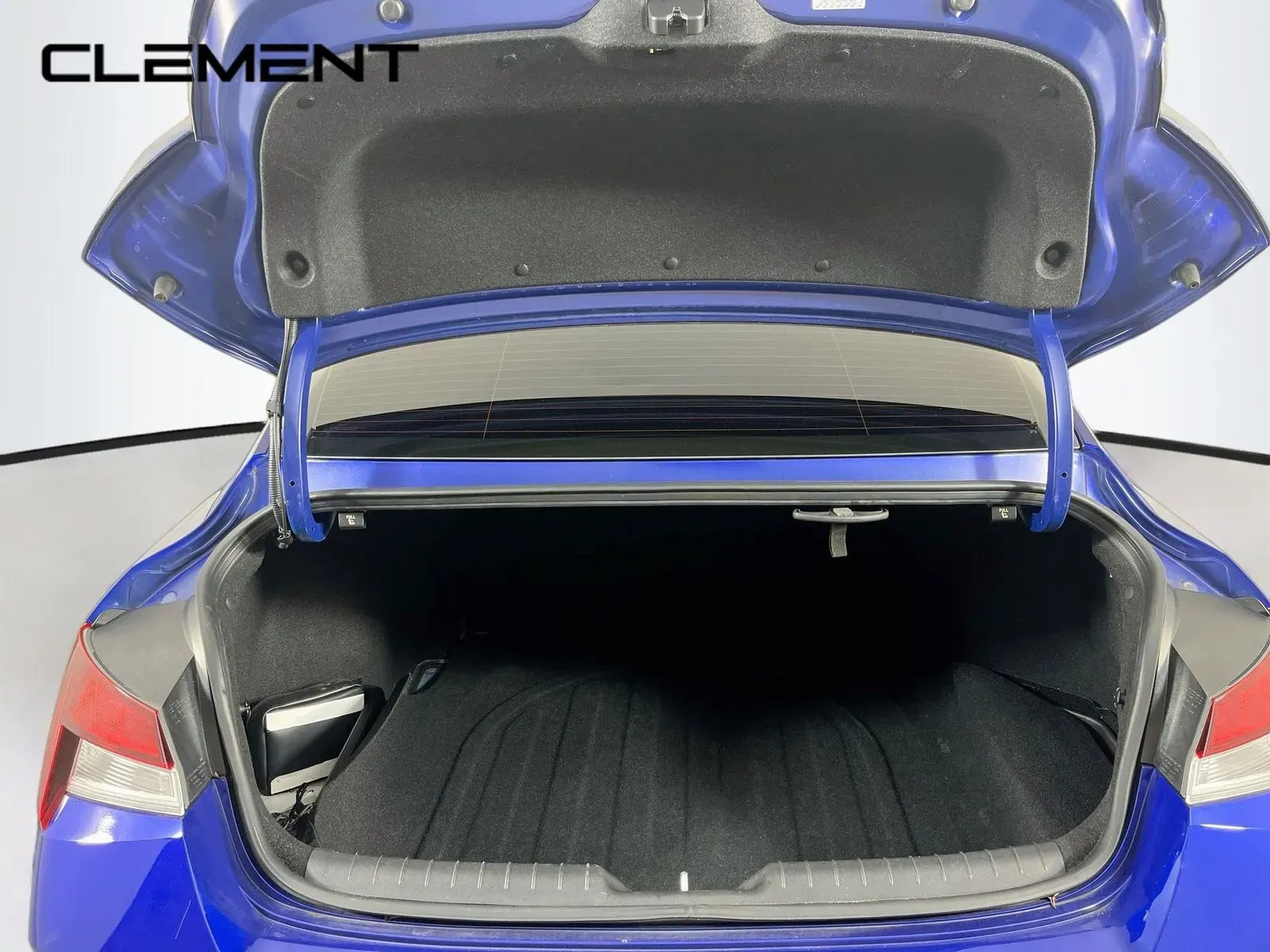 Hyundai Elantra photo 10