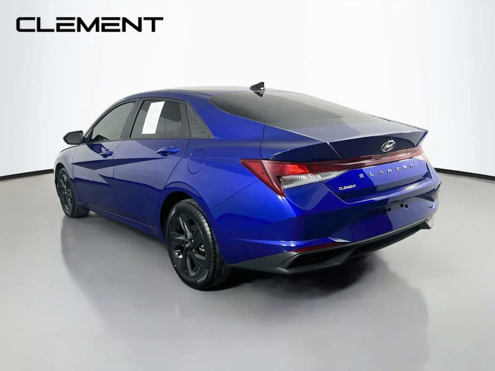 Hyundai Elantra photo 9