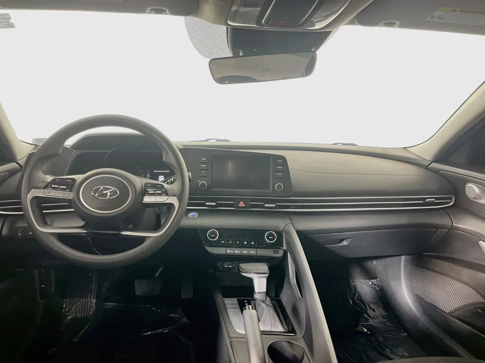 Hyundai Elantra photo 12