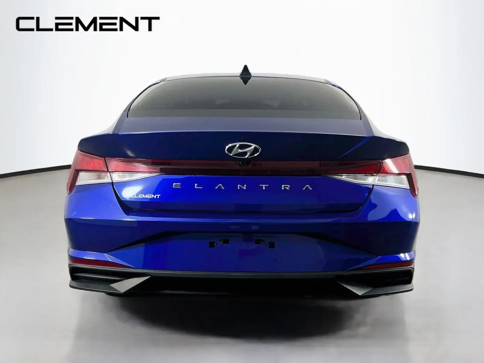 Hyundai Elantra photo 8