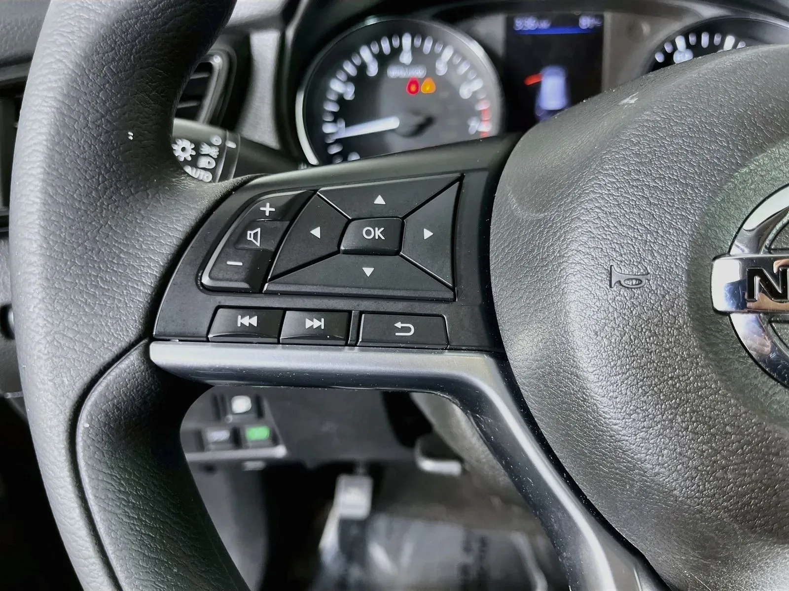 Nissan Rogue photo 15