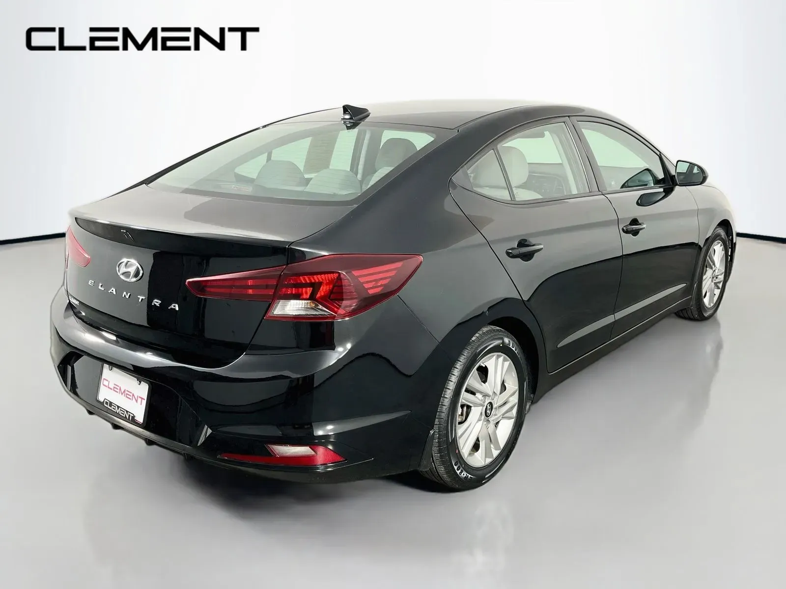Hyundai Elantra photo 7