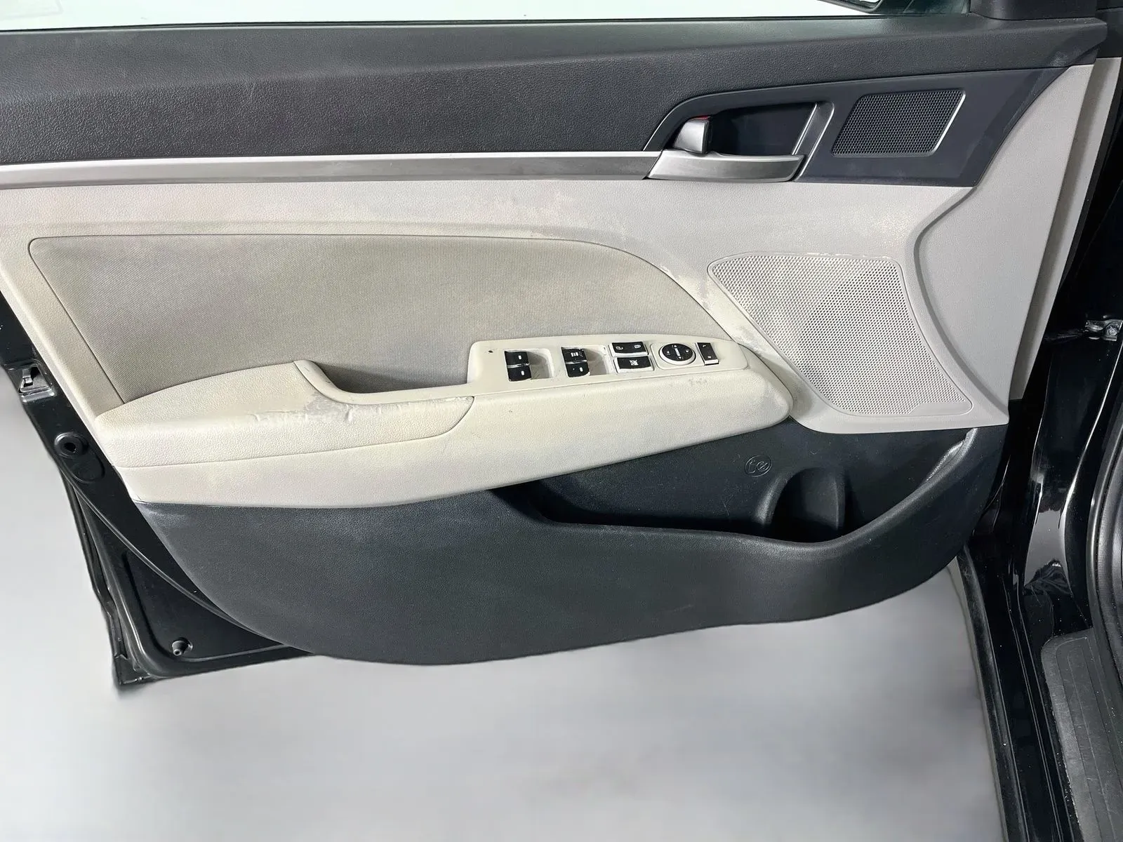 Hyundai Elantra photo 24