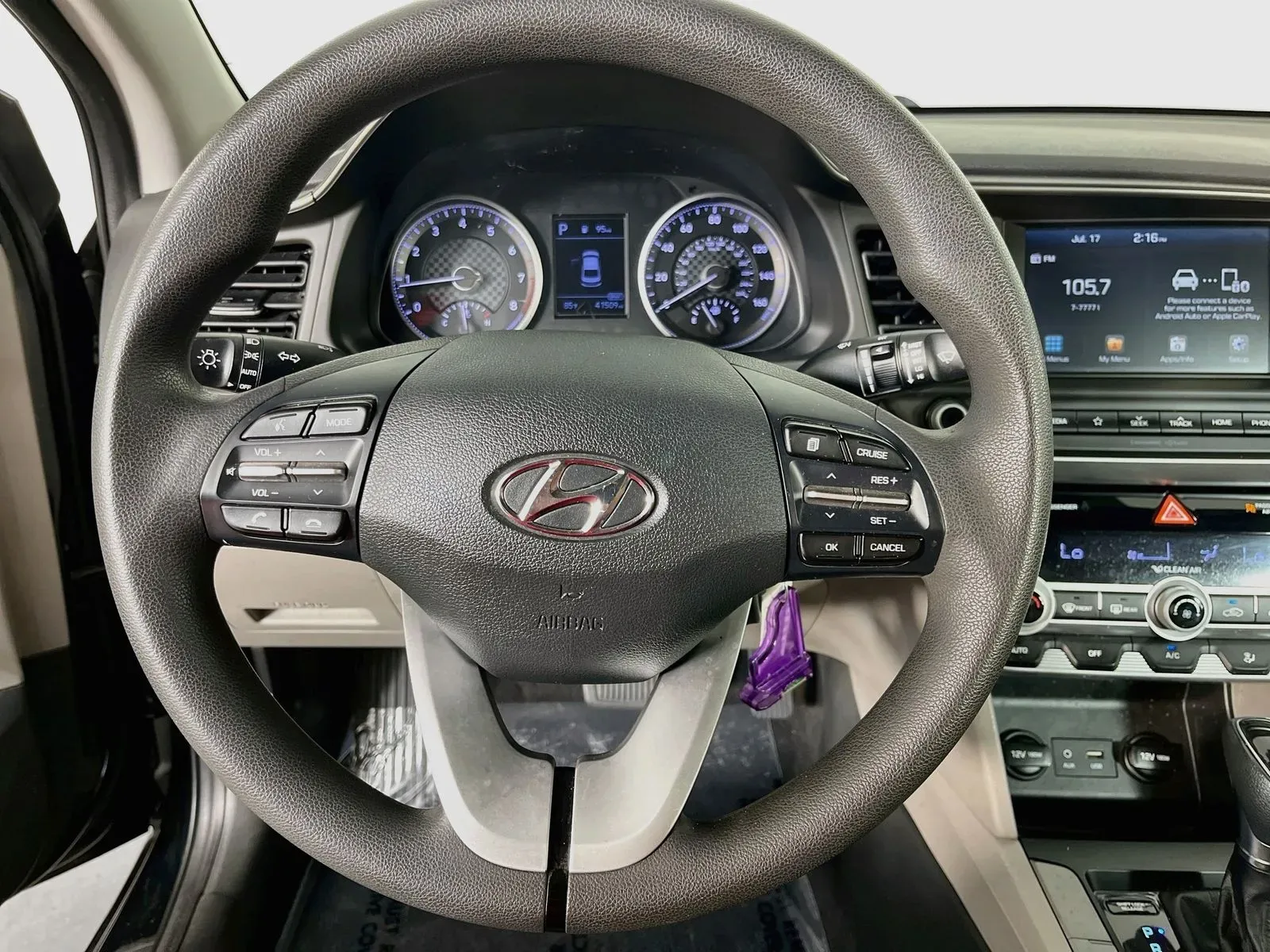 Hyundai Elantra photo 13