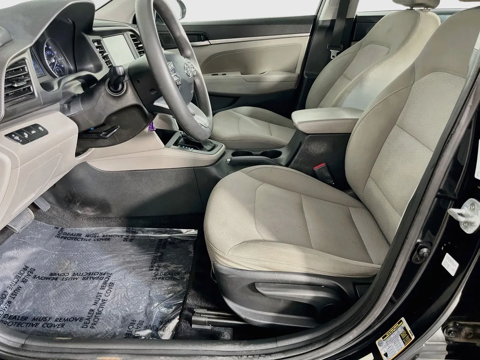 Hyundai Elantra photo 25