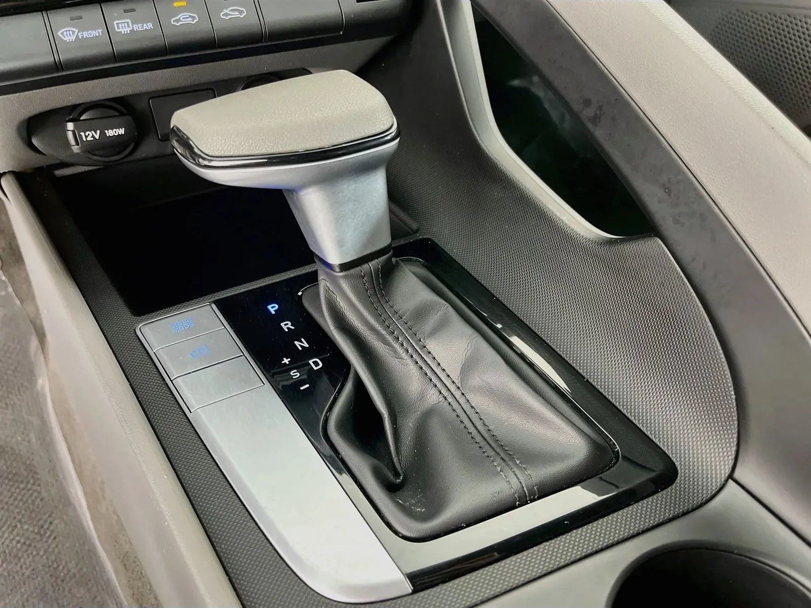 Hyundai Elantra photo 20