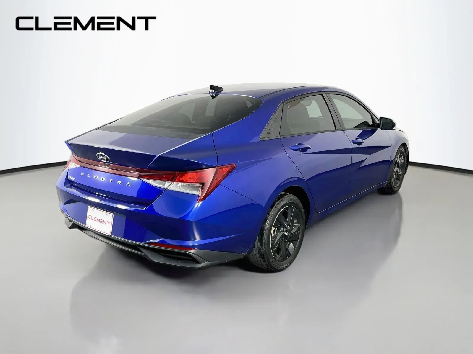 Hyundai Elantra photo 7