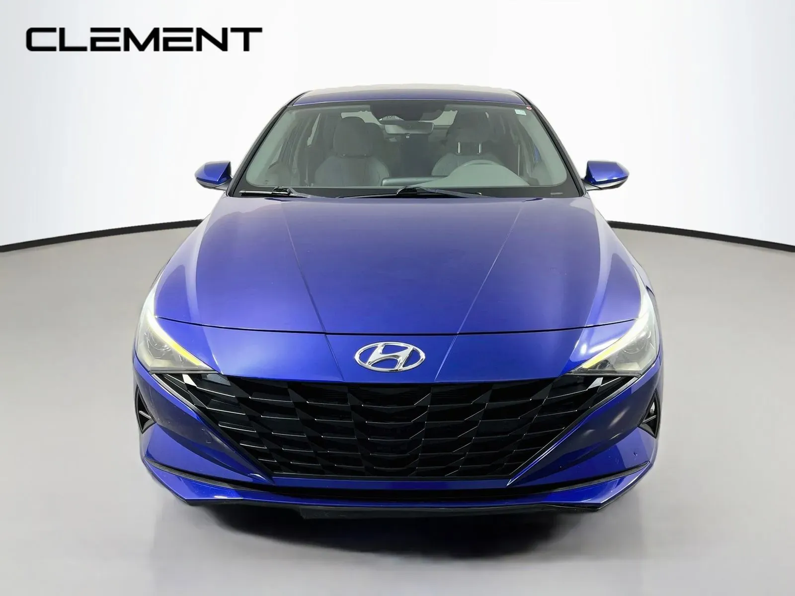 Hyundai Elantra photo 3
