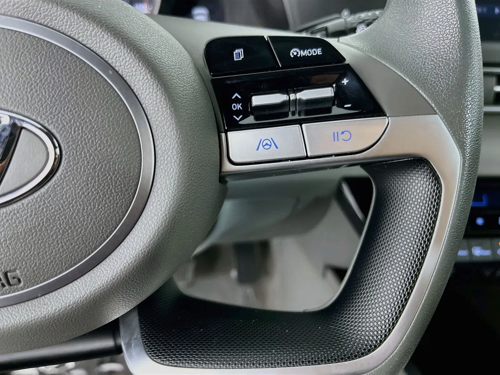 Hyundai Elantra photo 14