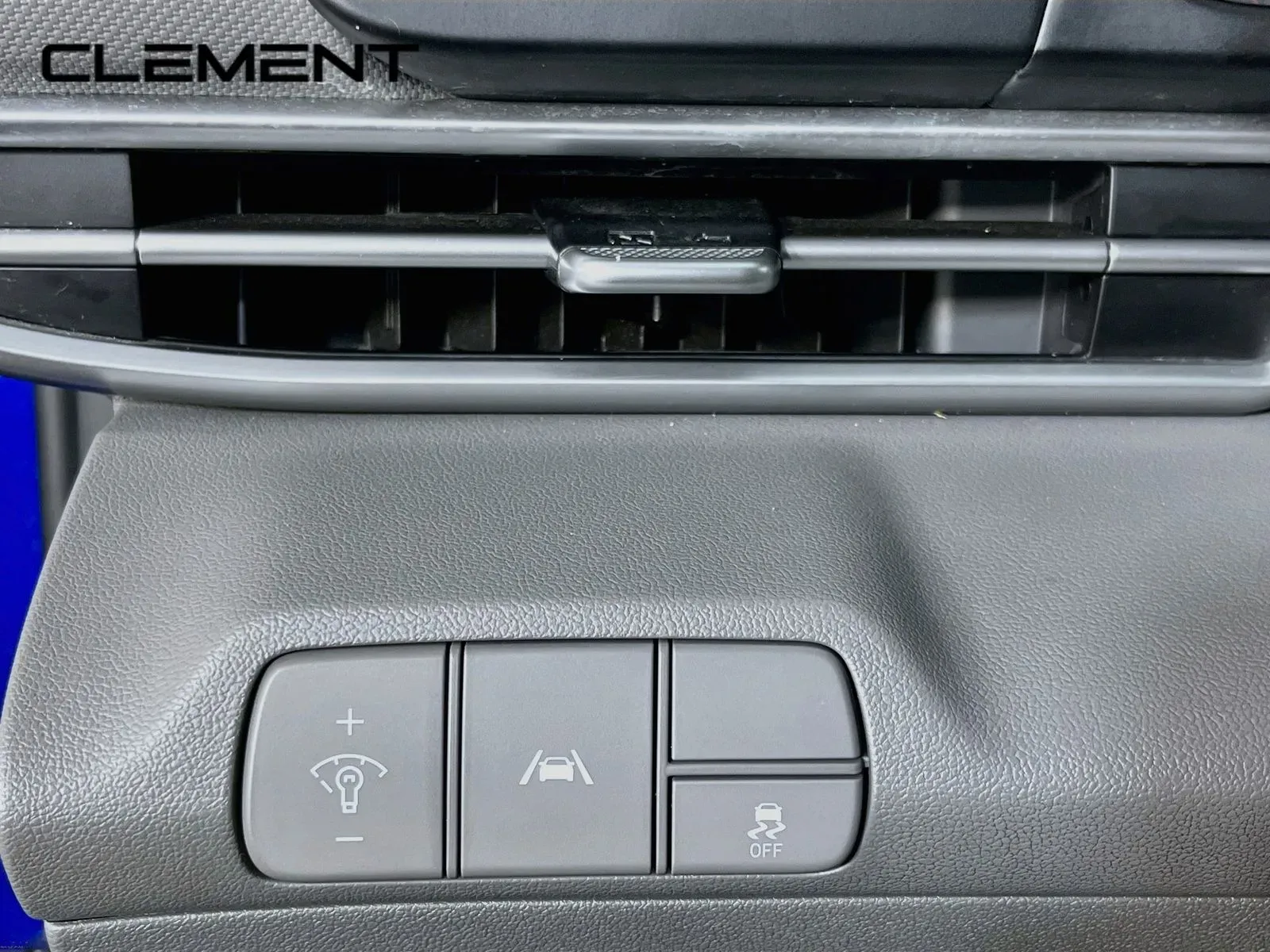 Hyundai Elantra photo 10