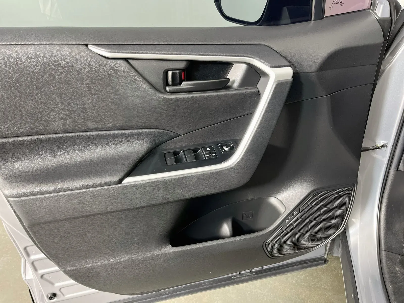 Toyota RAV4 photo 24