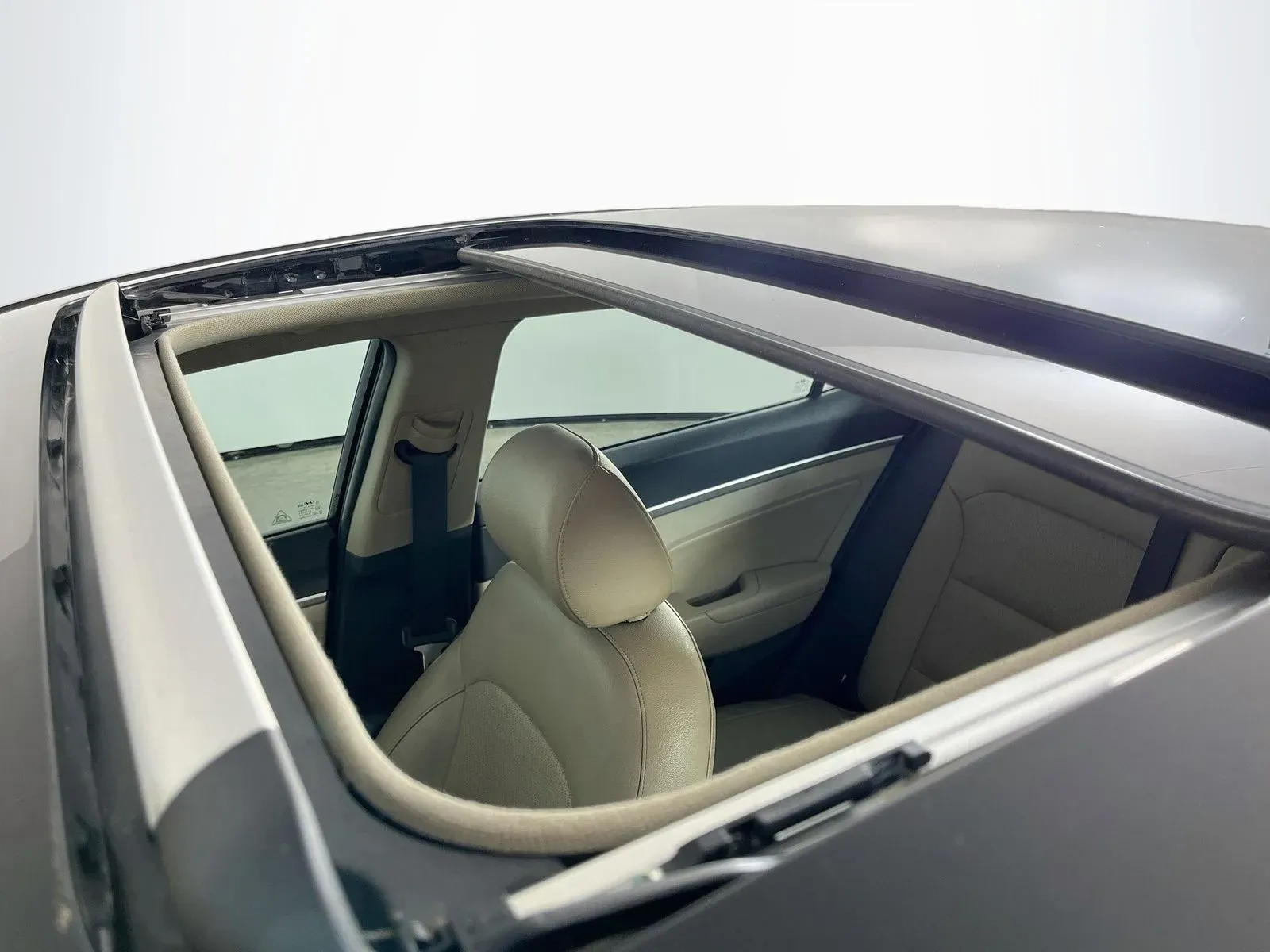 Hyundai Elantra photo 25