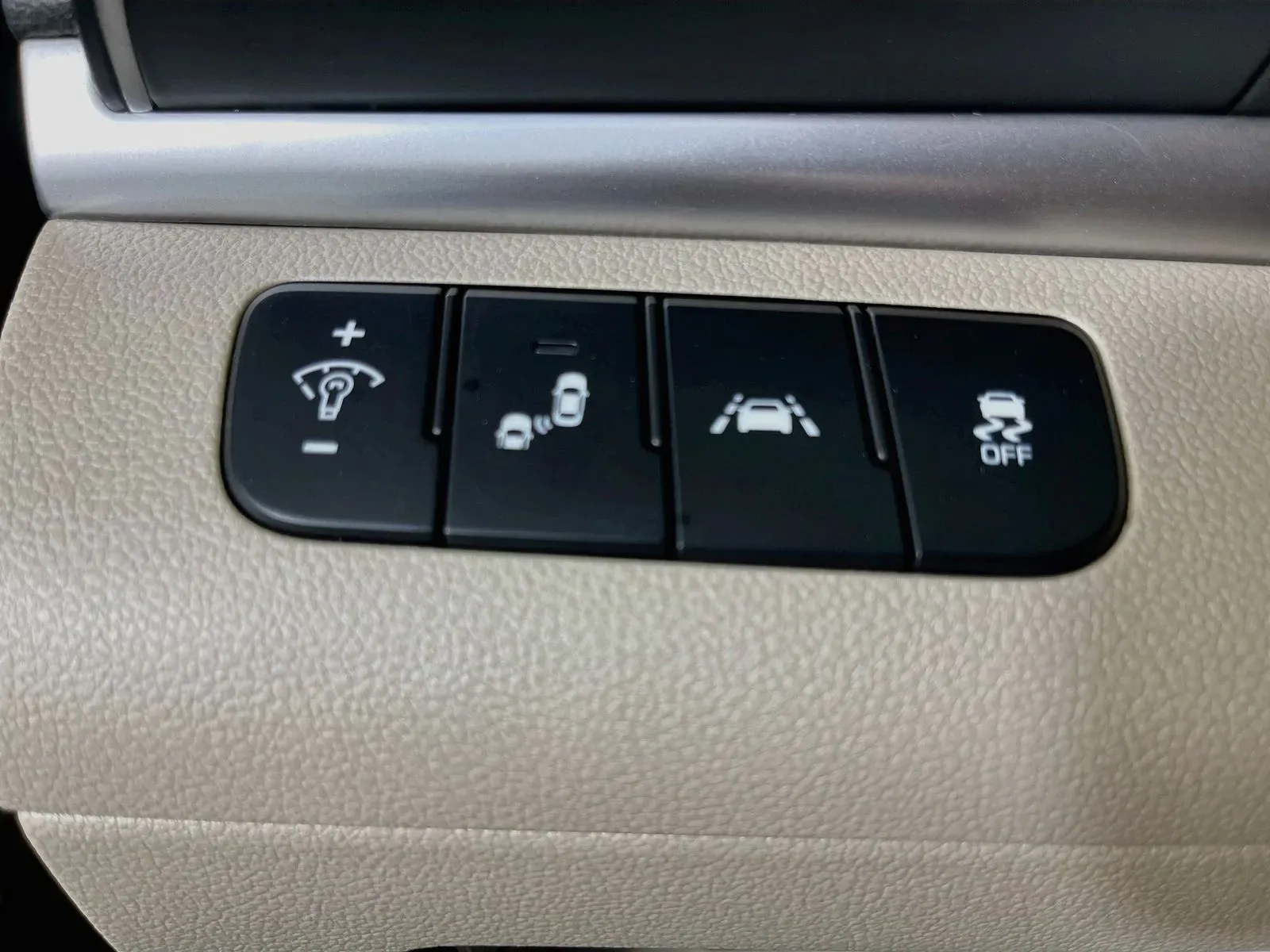 Hyundai Elantra photo 13