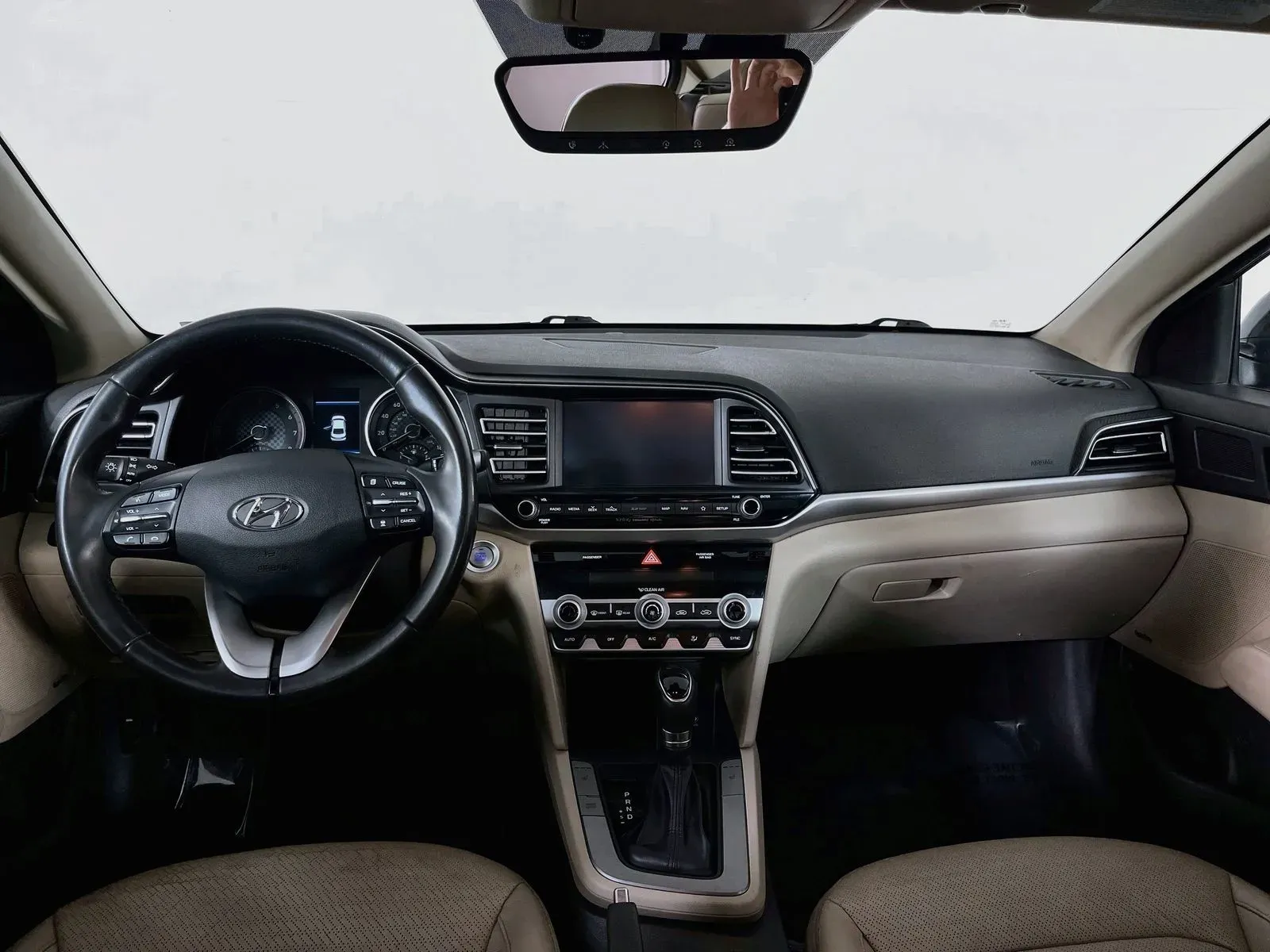 Hyundai Elantra photo 12