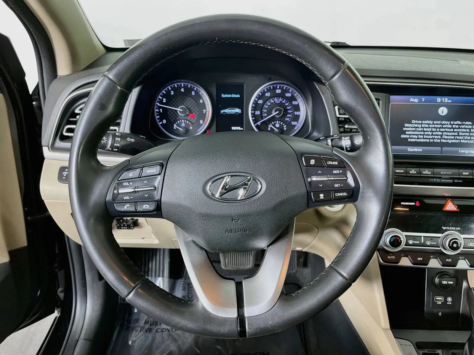 Hyundai Elantra photo 14