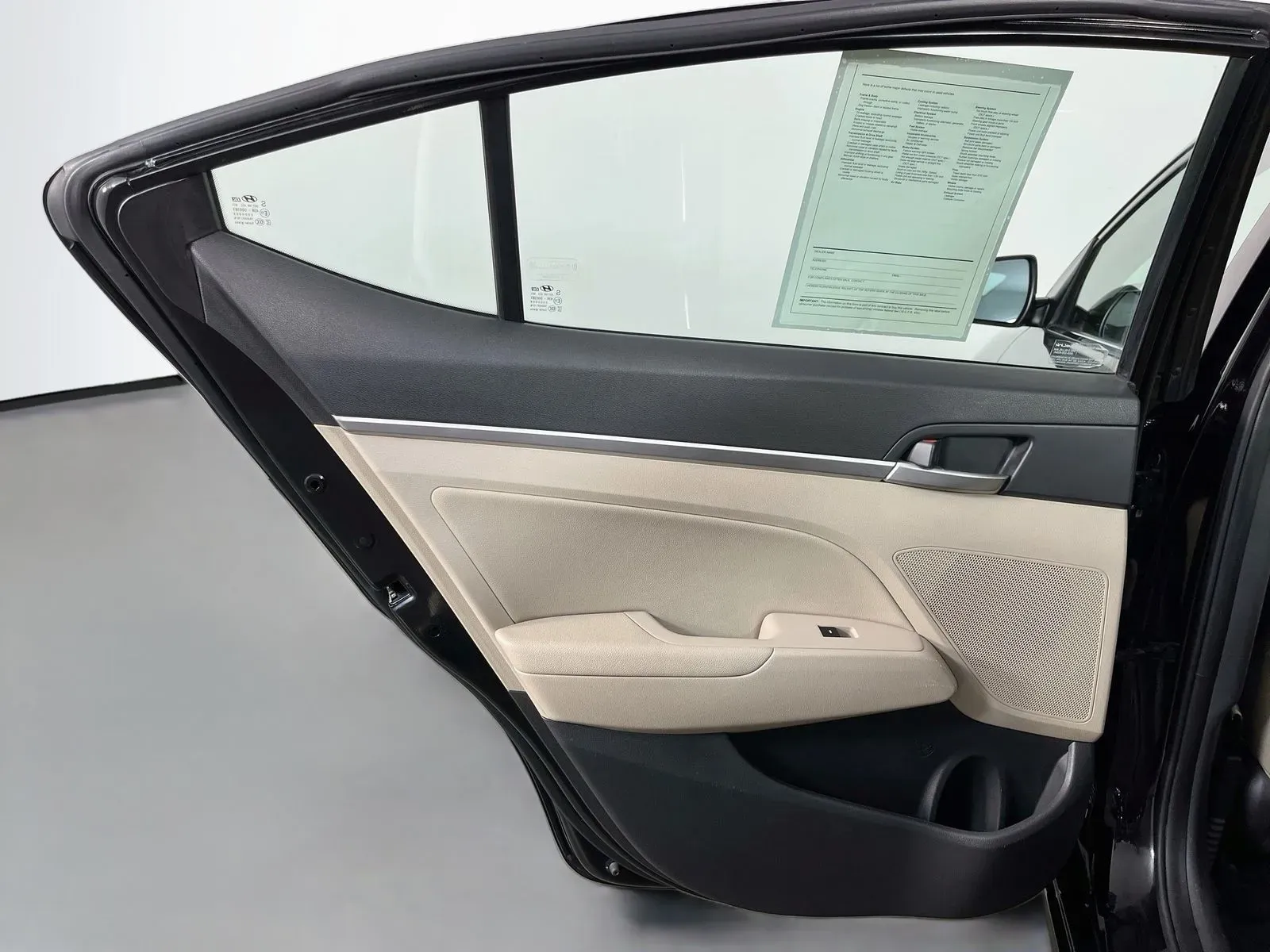 Hyundai Elantra photo 32