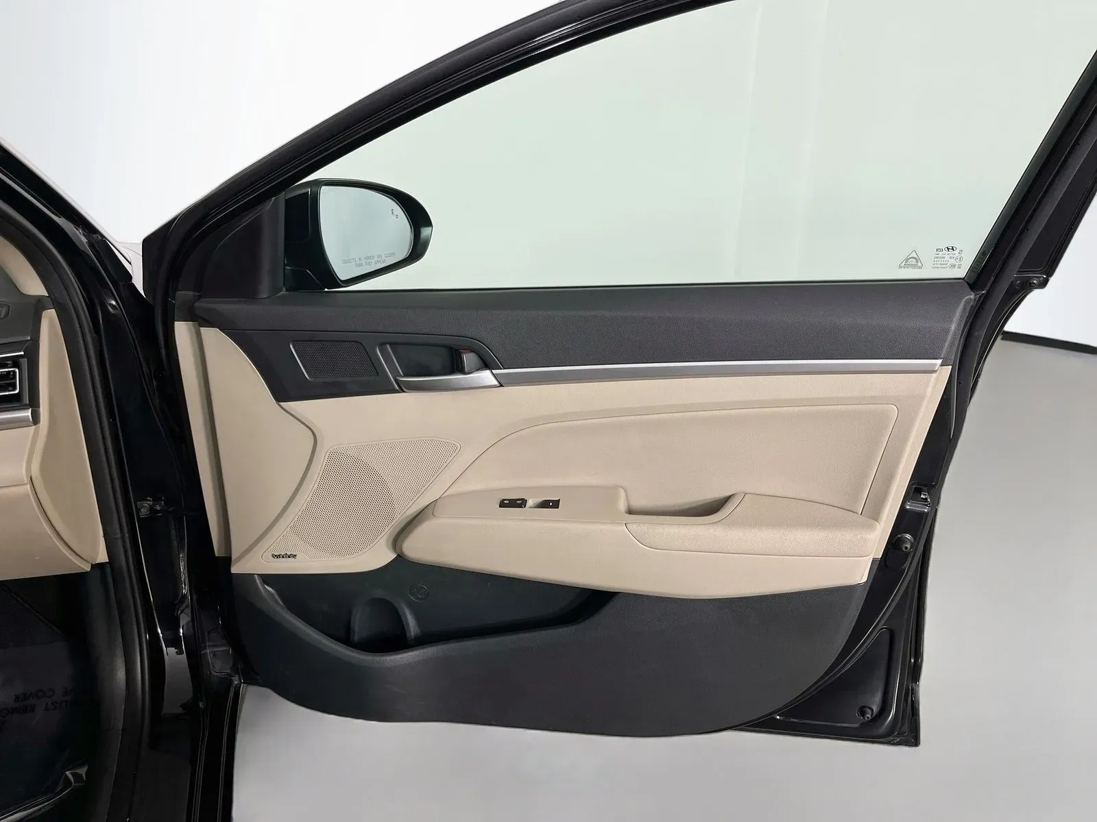 Hyundai Elantra photo 37