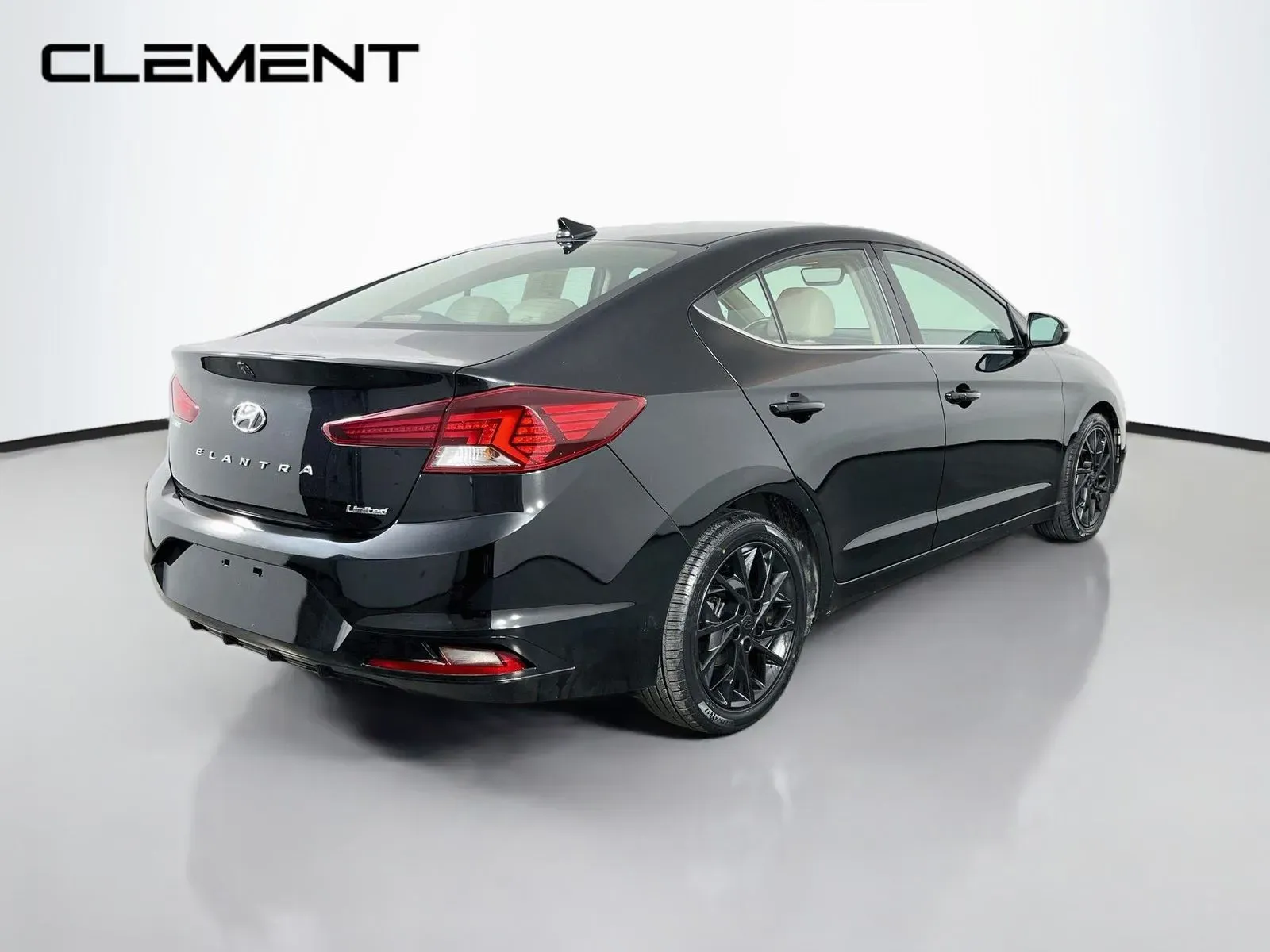 Hyundai Elantra photo 7