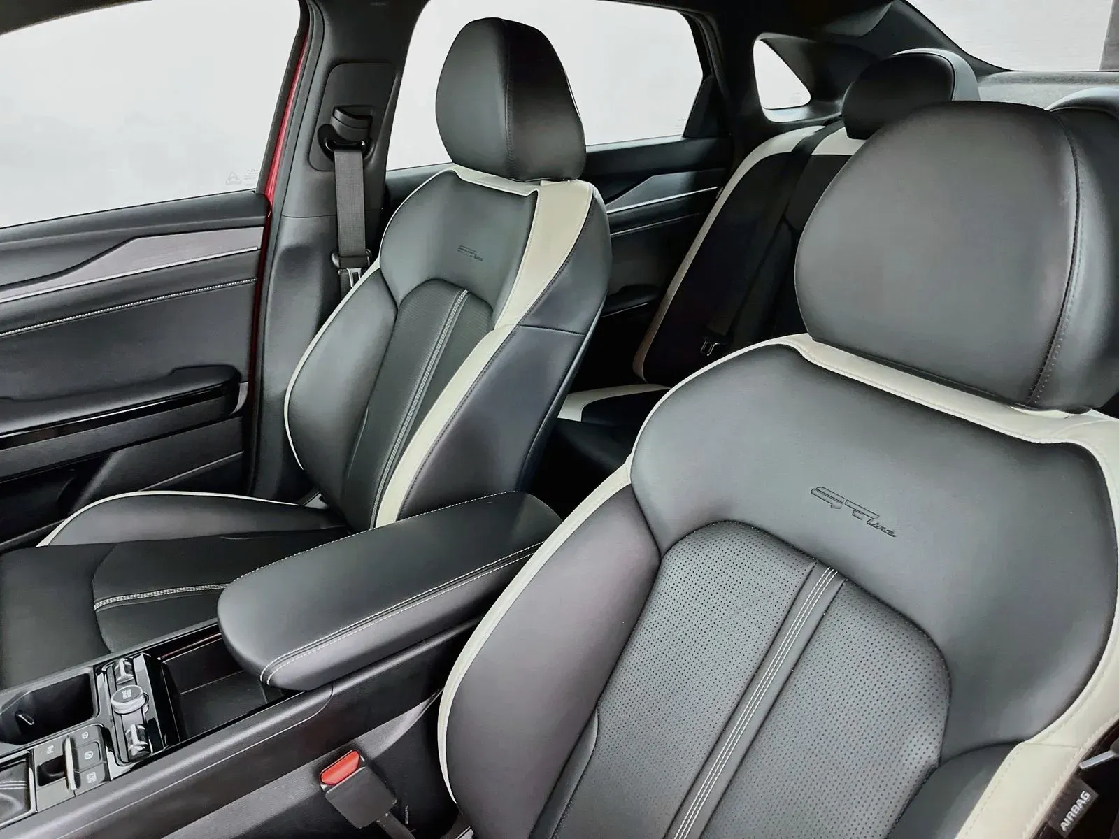 Kia K5 photo 26