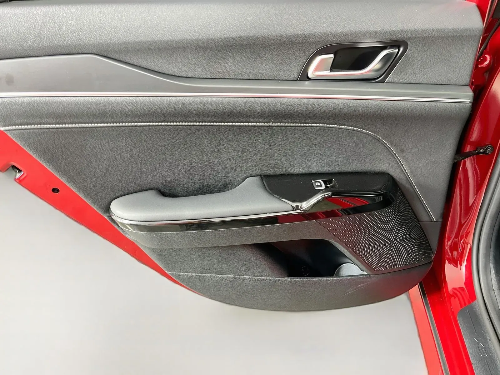 Kia K5 photo 27