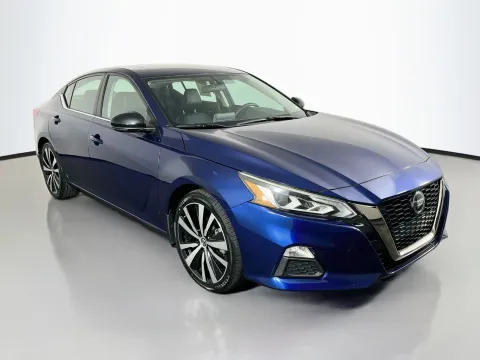 Another view of 2019 Nissan Altima 2.5 SR for sale in Florissant, MO at Clement Pre-Owned