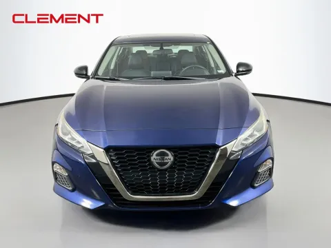 Another view of 2019 Nissan Altima 2.5 SR for sale in Florissant, MO at Clement Pre-Owned
