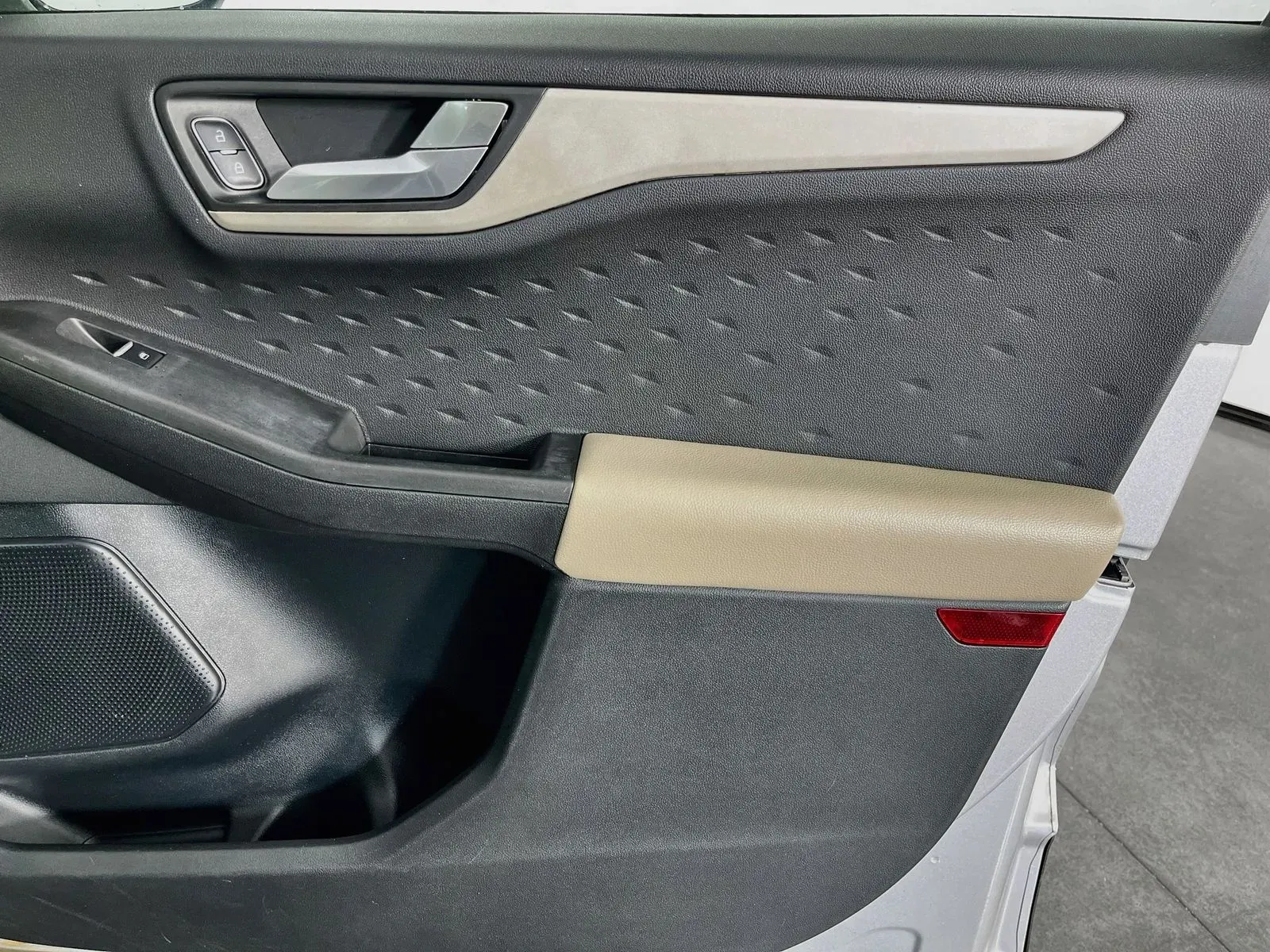 Ford Escape photo 36