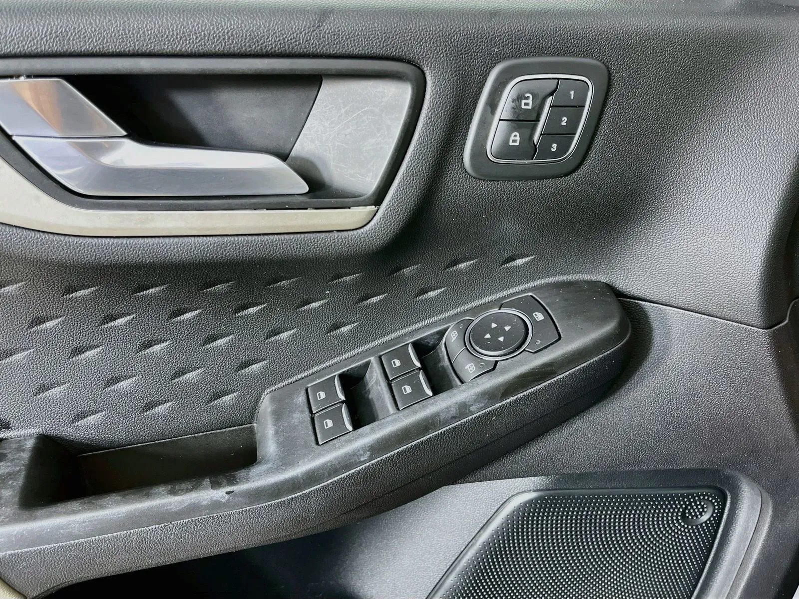 Ford Escape photo 24