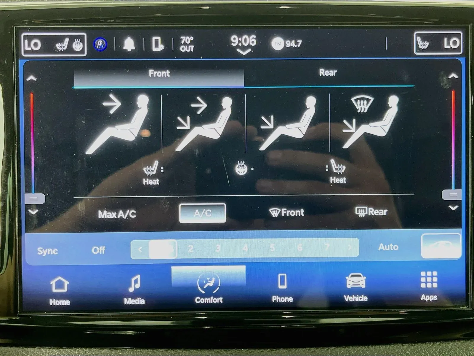 Chrysler Pacifica photo 22