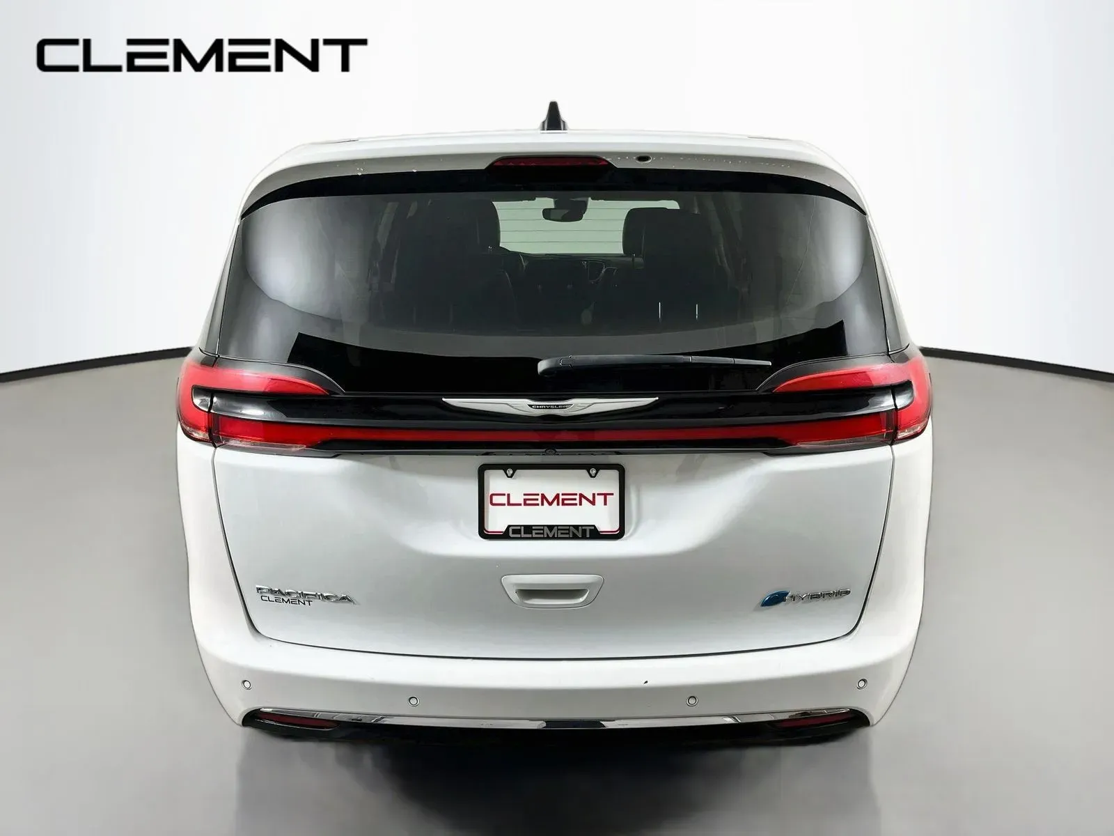Chrysler Pacifica photo 8