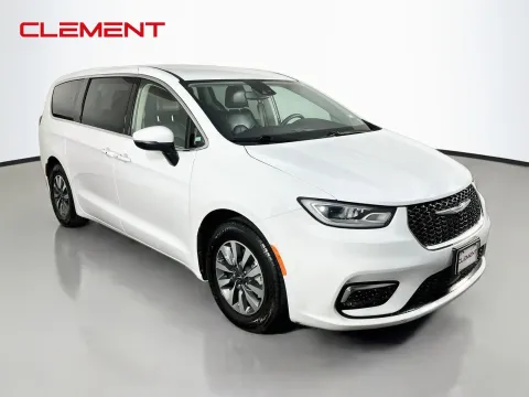More photos of 2023 Chrysler Pacifica Hybrid Touring L at Clement Pre-Owned, MO