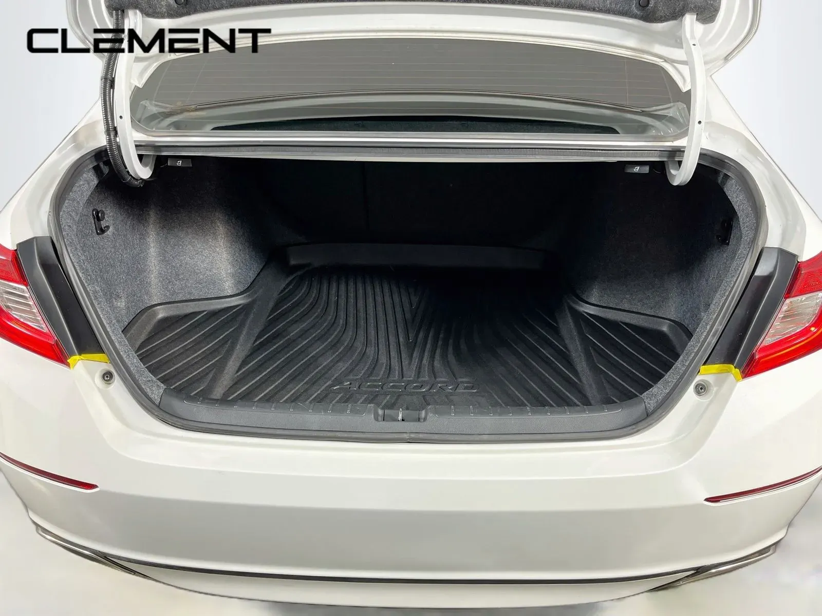 Honda Accord photo 10