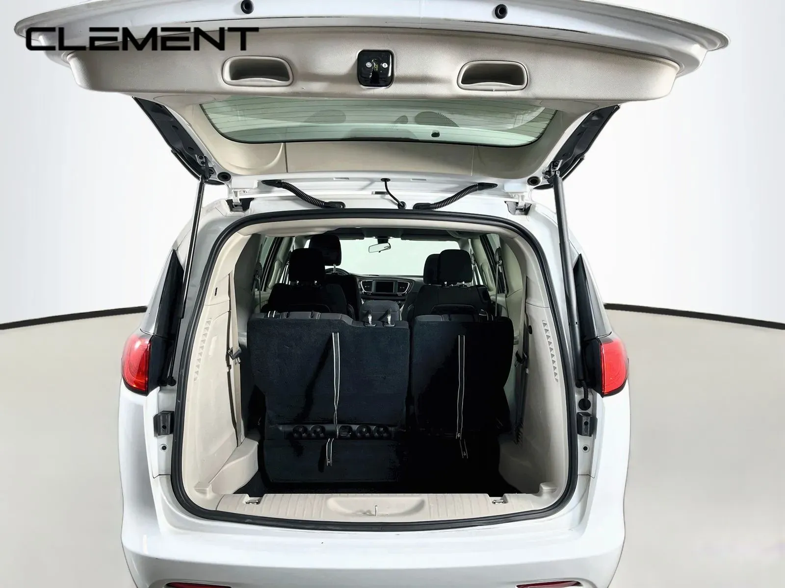 Chrysler Voyager photo 10