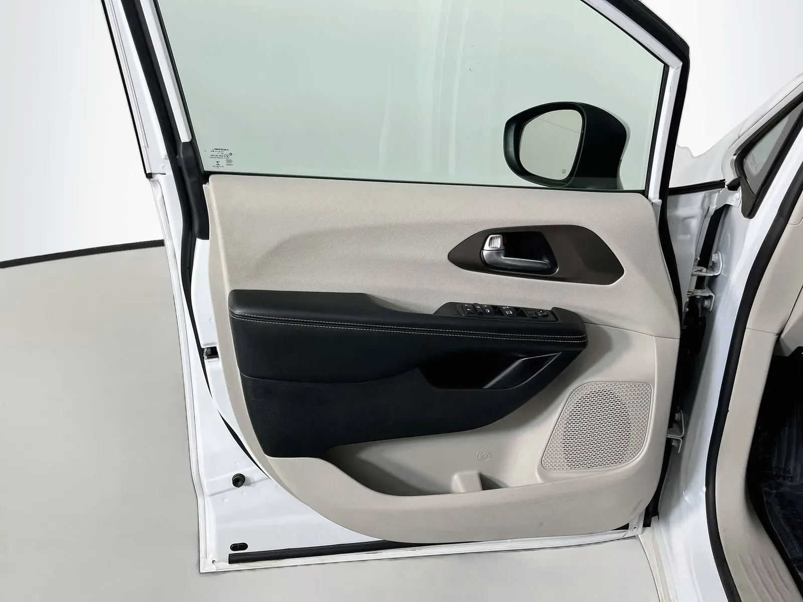 Chrysler Voyager photo 26