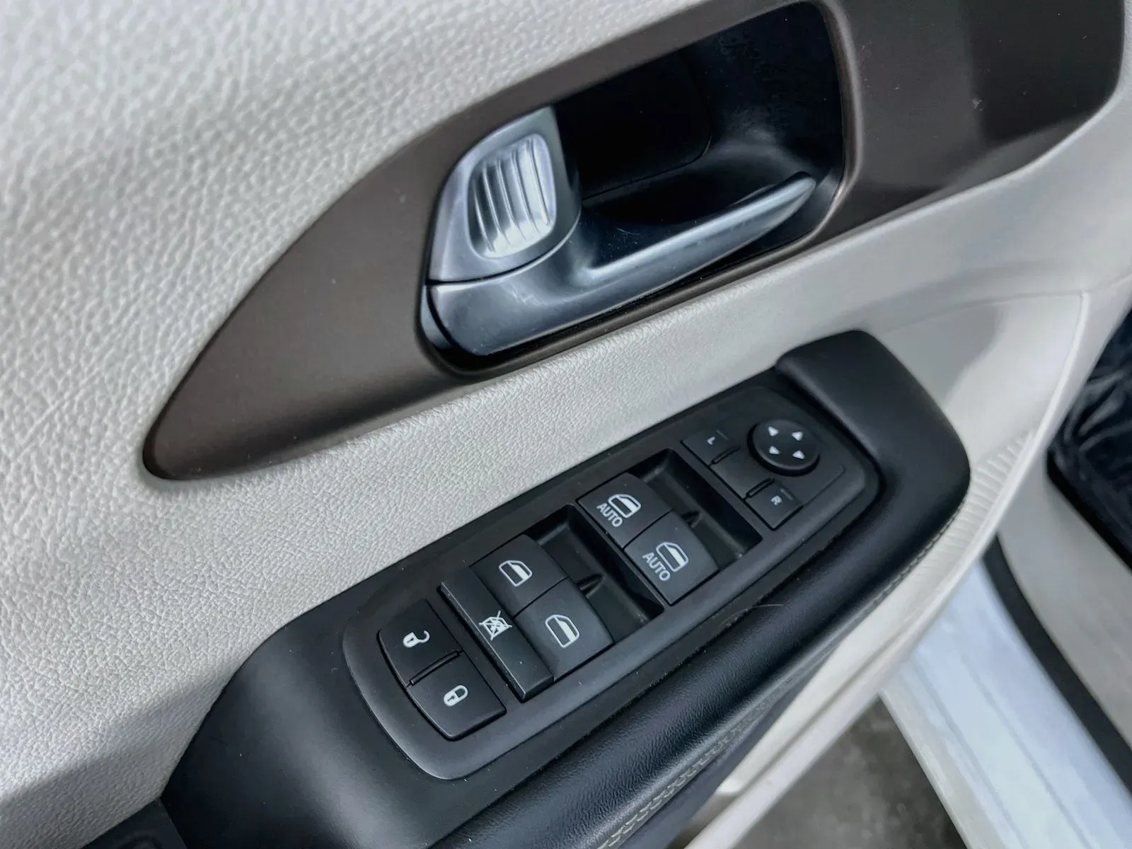 Chrysler Voyager photo 25