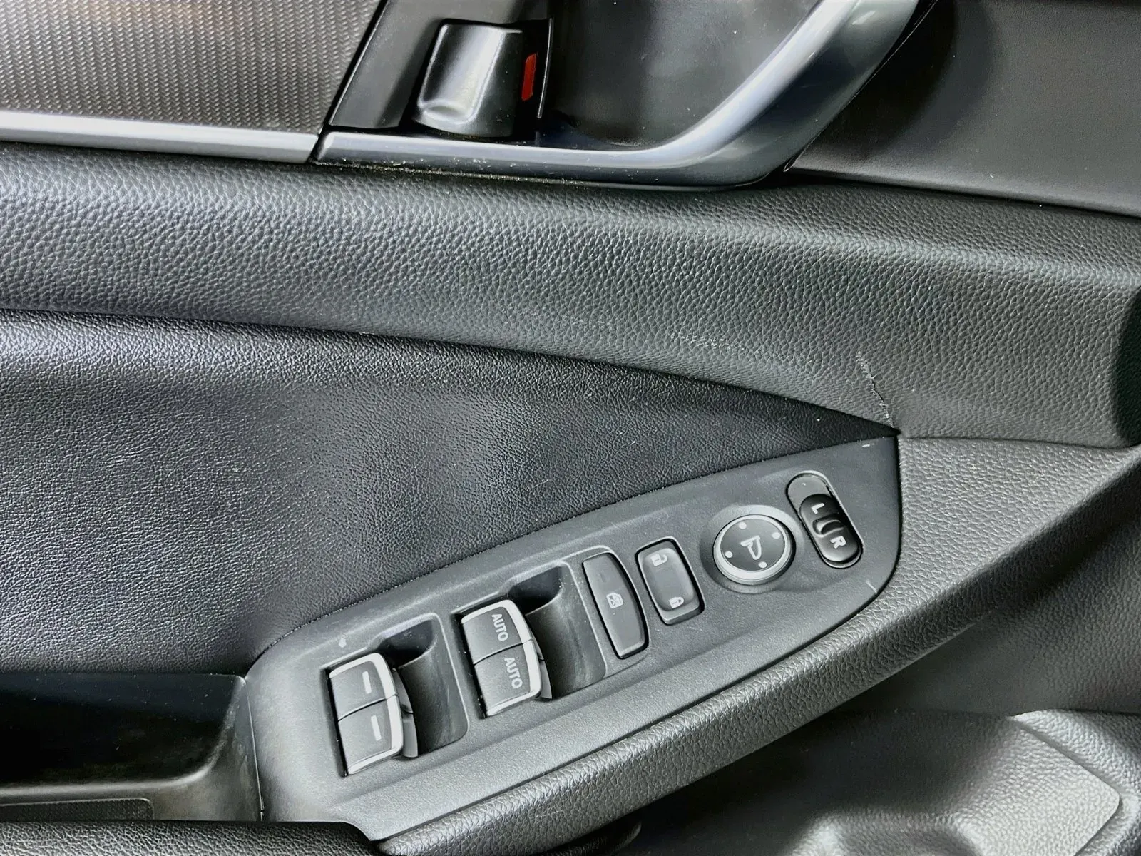 Honda Accord photo 24