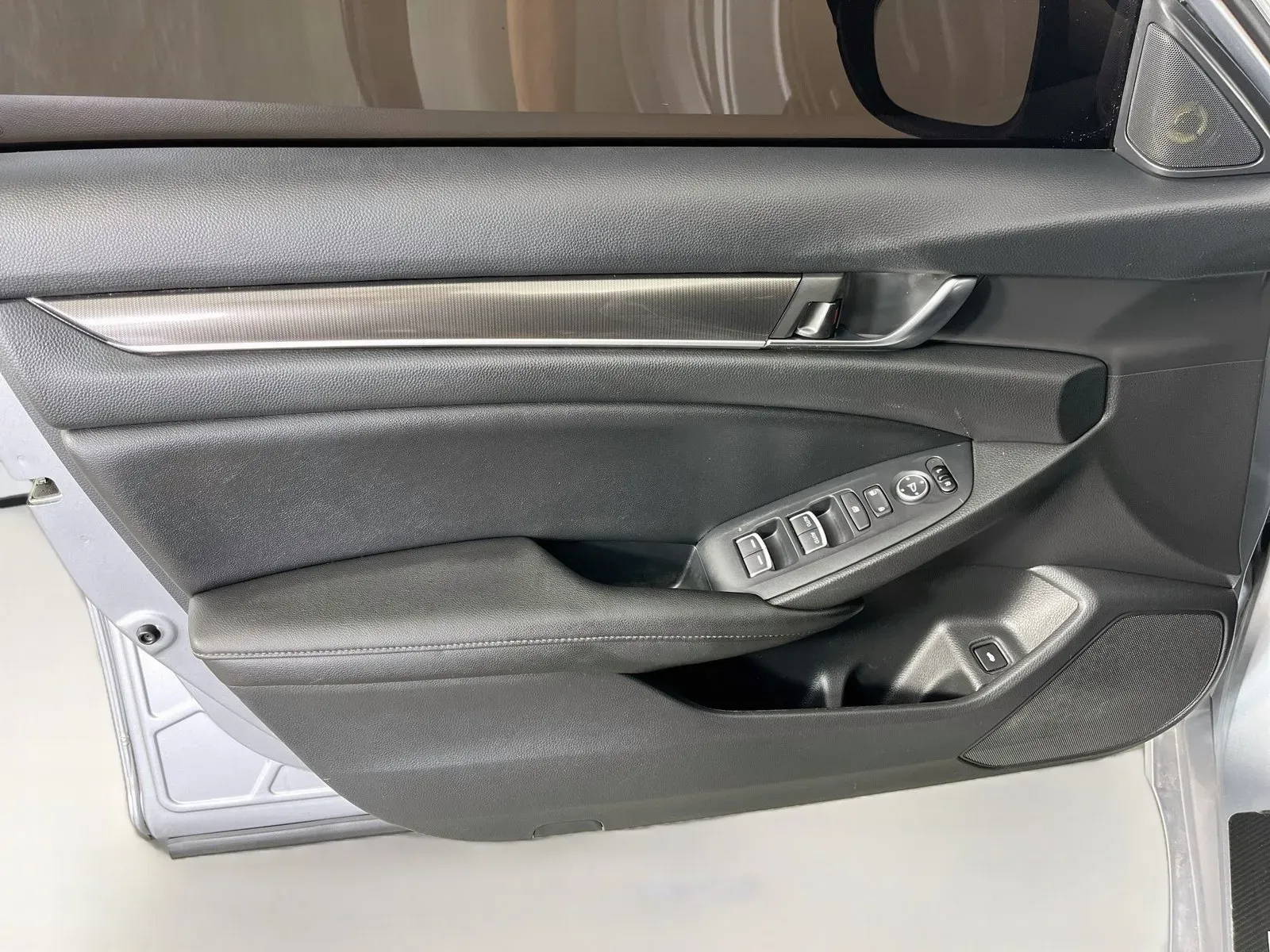 Honda Accord photo 25