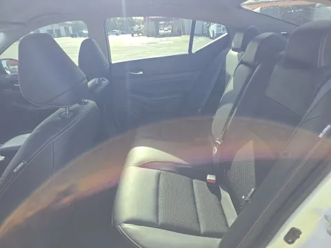 More photos of 2022 Nissan Altima 2.5 SR at Clement Pre-Owned, MO