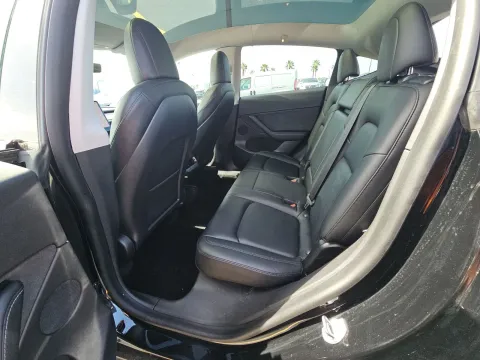 More photos of 2021 Tesla Model Y Long Range at Clement Pre-Owned, MO