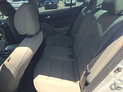 More photos of 2016 Kia Forte LX at Clement Pre-Owned, MO