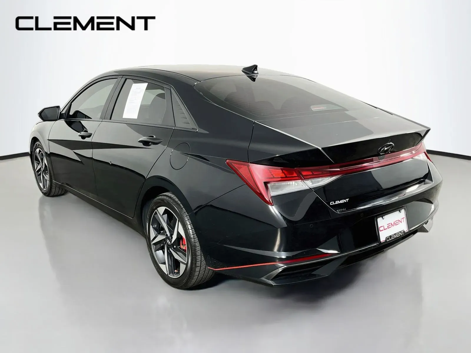 Hyundai Elantra photo 9