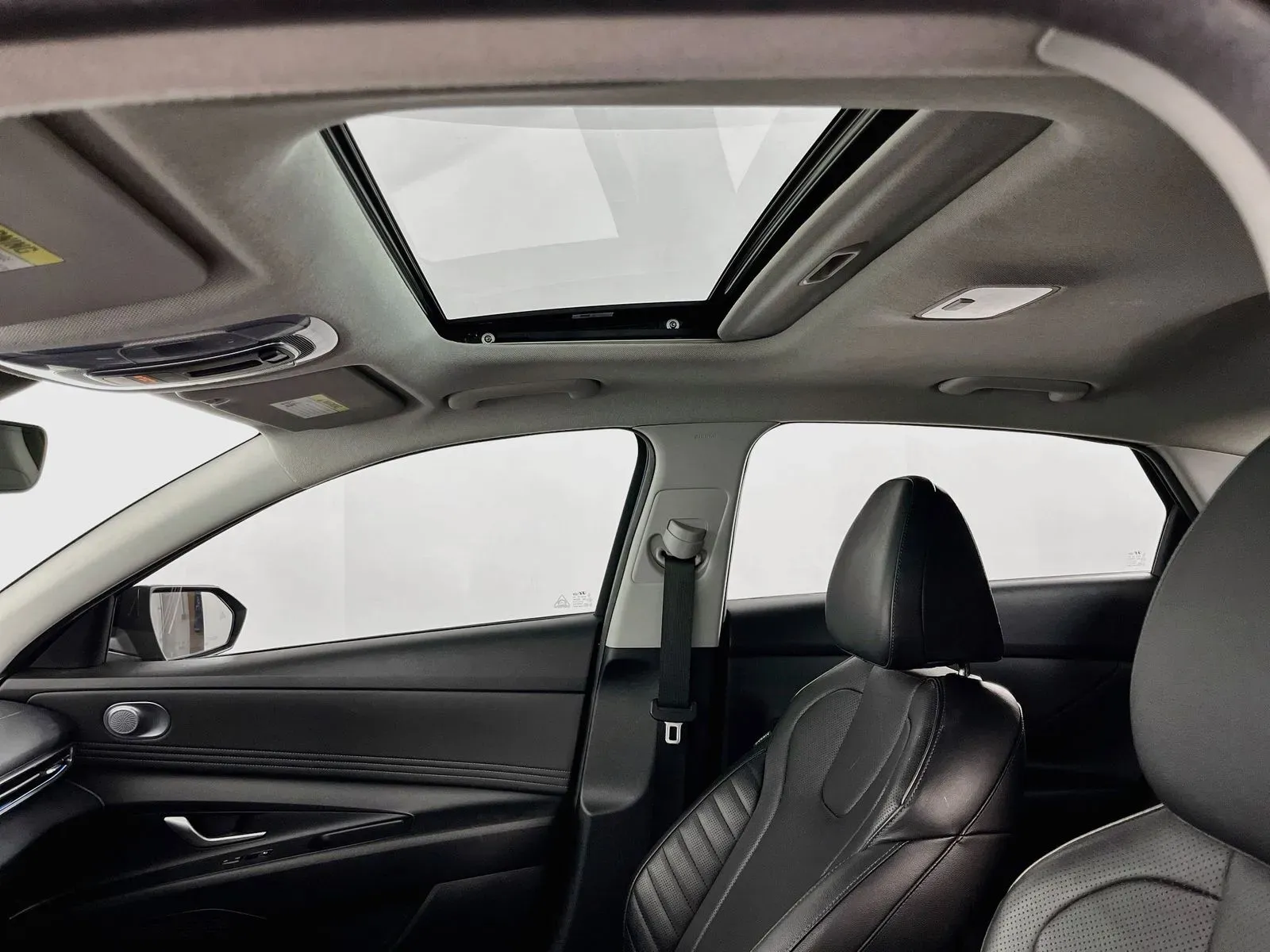 Hyundai Elantra photo 25
