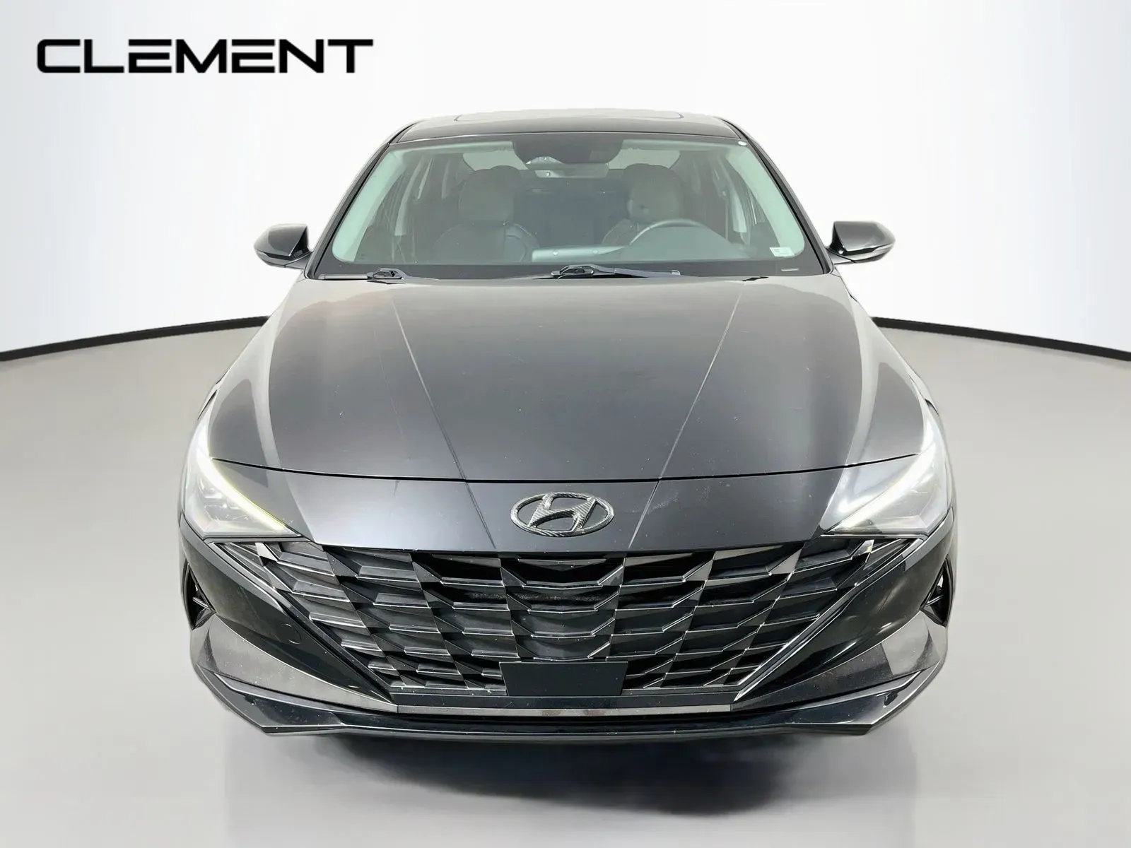 Hyundai Elantra photo 3