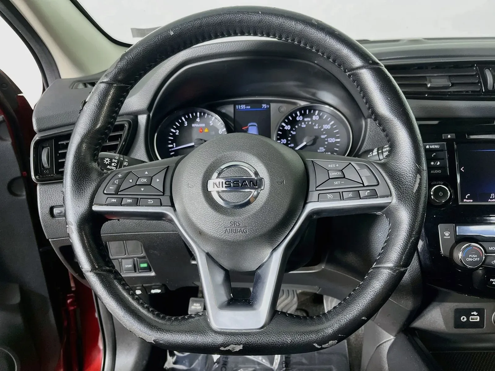 Nissan Rogue Sport photo 14