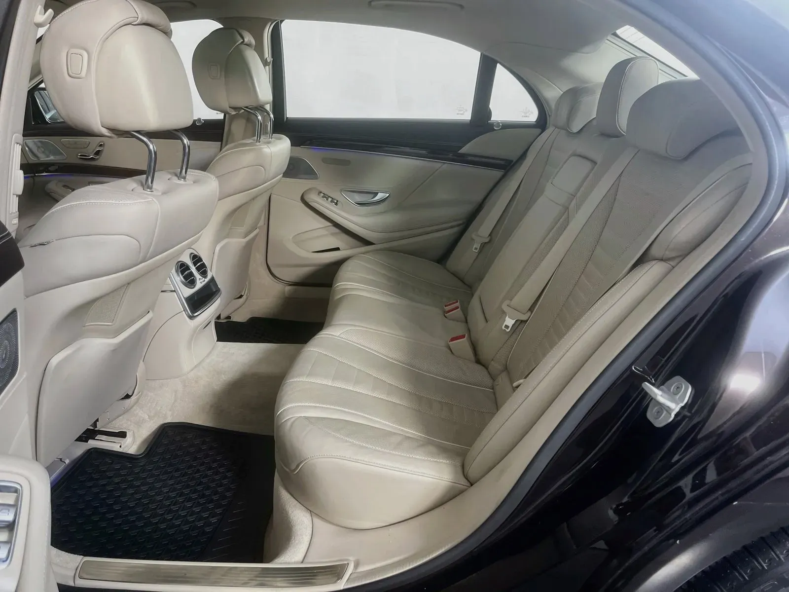 Mercedes-Benz S-Class photo 31