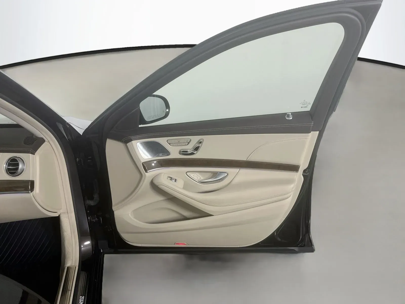 Mercedes-Benz S-Class photo 34