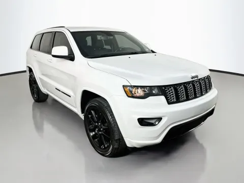 Another view of 2020 Jeep Grand Cherokee Altitude for sale in Florissant, MO at Clement Pre-Owned