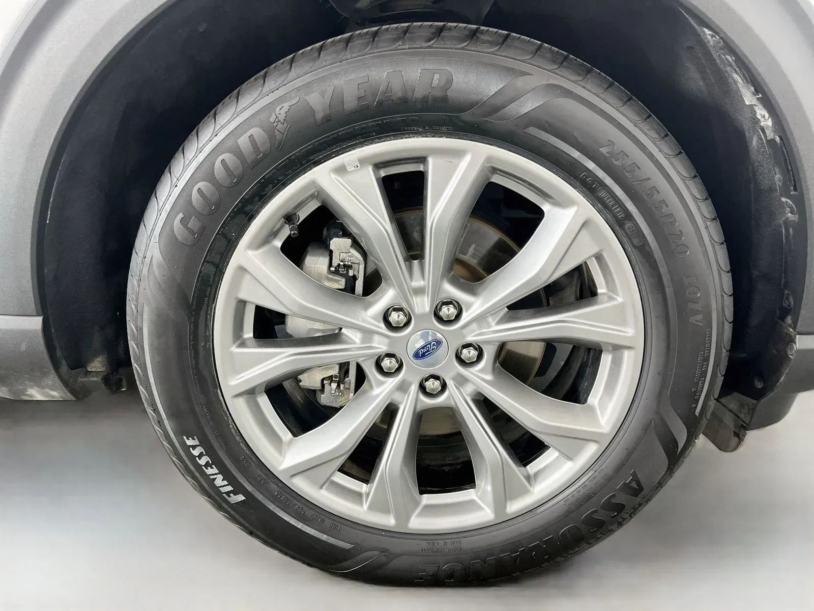Ford Explorer photo 39