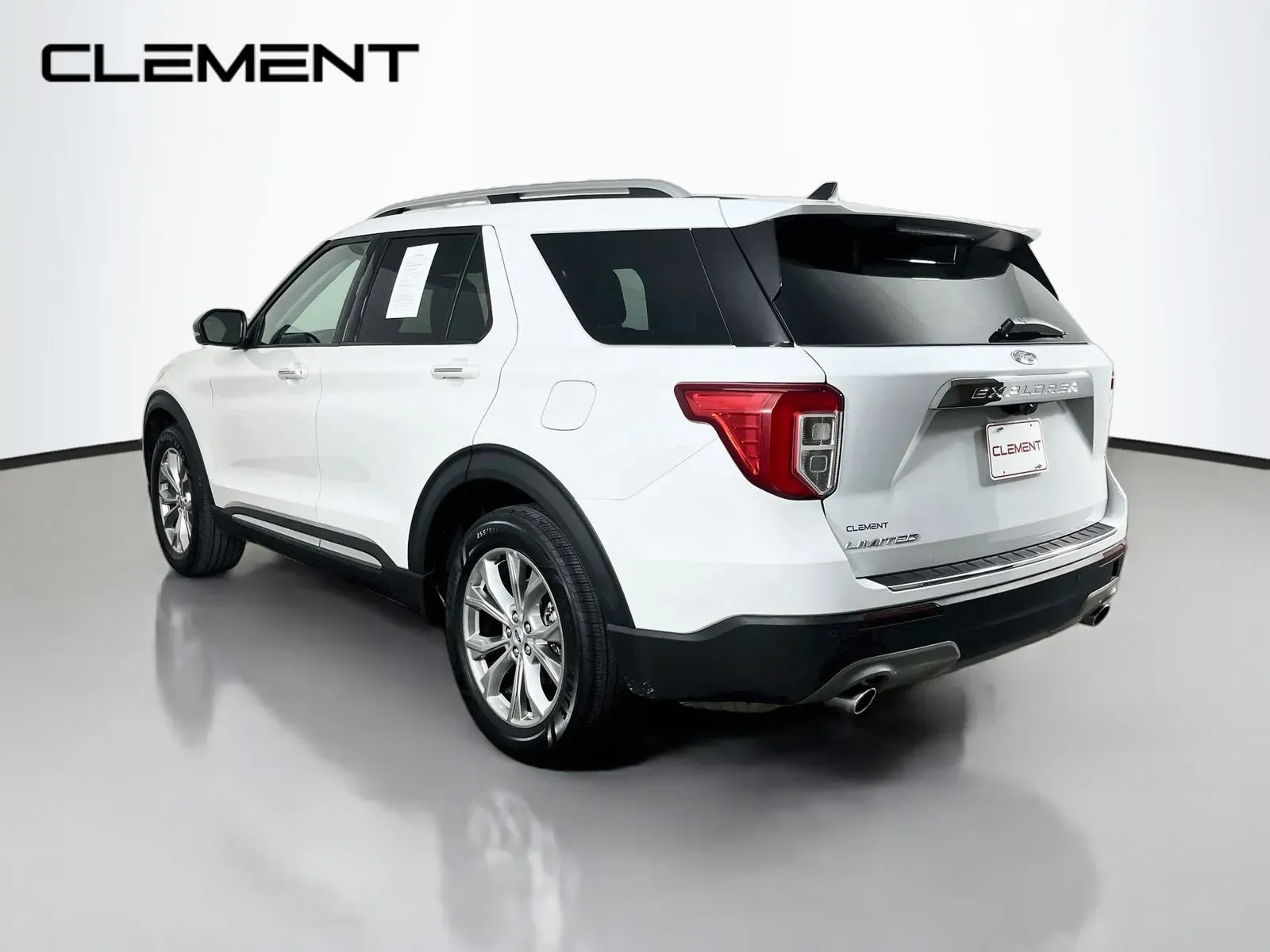Ford Explorer photo 9